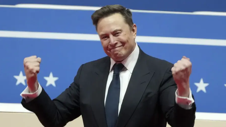 elon-musk-me-sfigmenes-grothies-panygirizei.jpg (1)