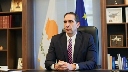 ypourgos-esvterikwn-epivevewnei-themistokleous