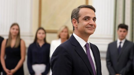 58818_Reuters_20190708T102152Z_201468026_RC1797E15F10_RTRMADP_3_GREECEELECTION_Mitsotakis_1562596580543