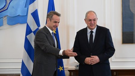 51ff37dc97bf465ab7eb2edc7795a2ec