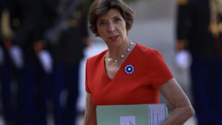 AP23195539199520-768x512