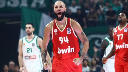 fournie-olympiakos-diplo-oaka.jpg