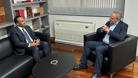 GG AKEL PRESVIS KATAR