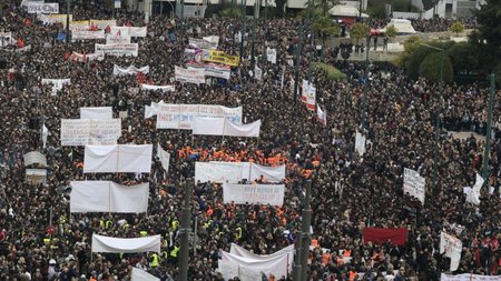 syntagma-sygkentrosi-tempi-910x521