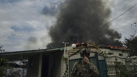 oukrania-stratiotis-kapnos