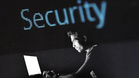 hacking-2964100_1280-1