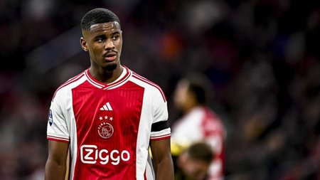 jorrel-hato-ajax-2023-24-1702459552-123754-940x525