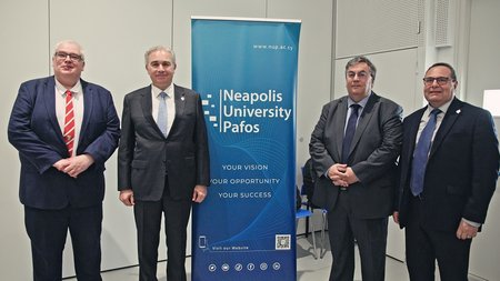 NEAPOLIS