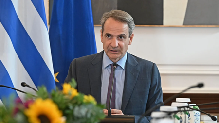 ypoyrgiko_mitsotakis_maketa