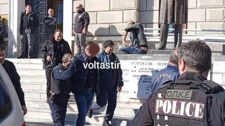 astinomikos_tis_voulis