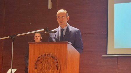 χαρτσιωτης