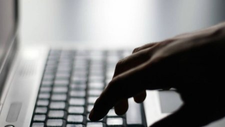 b_b_paidiki_pornografia_ena