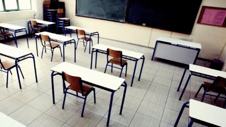 anoikta_sholeia_aithoysa_thrania_taxi