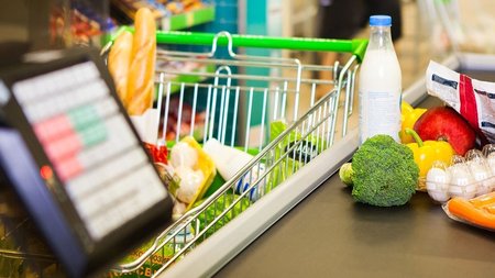 gm-b0433a7d-21a0-412f-9847-aa04bec67982-supermarket-shopping