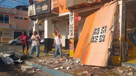 equador-earthquake-1200x799