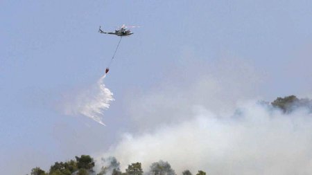 anekselegkti-i-fotia-stin-kupro-duo-nekroi-kai-xiliades-kammena-stremmata