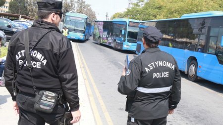 ASTYNOMIA-ELEGXOS-SE-LEOFOREIA-PLATEIA-SOLOMOU-2-scaled