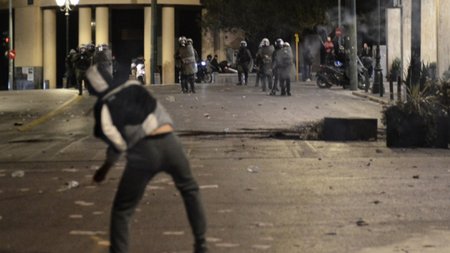 syntagma-faithful-0001