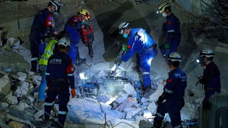 2025-04-01T073339Z_780961543_RC2FODAI9CO0_RTRMADP_5_MYANMAR-QUAKE-1200x800