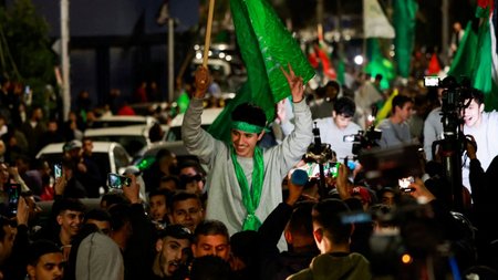 2023-11-26T012157Z_615407159_RC2OK4AJHBUO_RTRMADP_3_ISRAEL-PALESTINIANS-PRISONERS-scaled