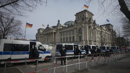 AP21079445615607-2048x1365