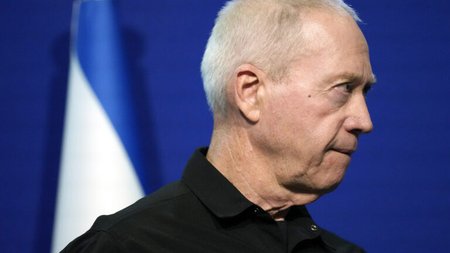 AP23289596680582-768x512