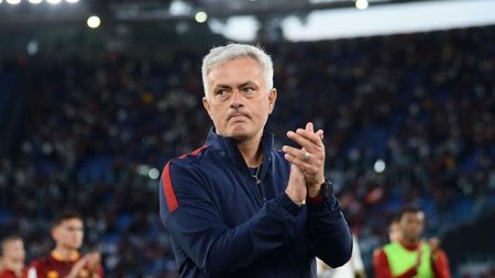 230512060129-01-jose-mourinho-050623-restricted[1] (1)
