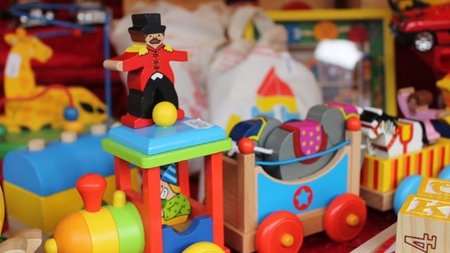 shopping-kids-toys-trains-web