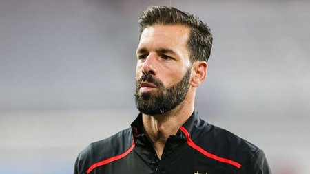 s24_van_nistelrooy