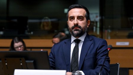 10102024-Yf-Metanastefsis-1-960x640