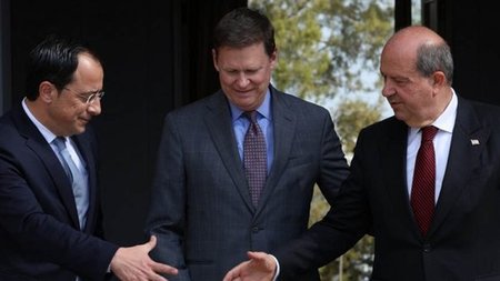 Khristodoulides_Tatar_Stiouart.width-750