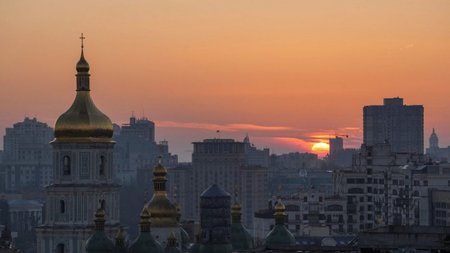 2024-11-17T074316Z_1353625021_RC2T6BARAVLO_RTRMADP_5_UKRAINE-CRISIS-ATTACK-KYIV-e1732091167104