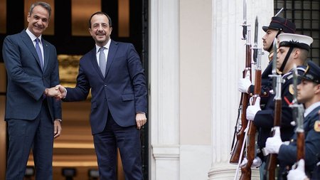 μητσοτακηςχριστοδουλιδης