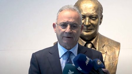 52c8da97-d15c-45cd-a180-a4bfc4f8c50b_aver