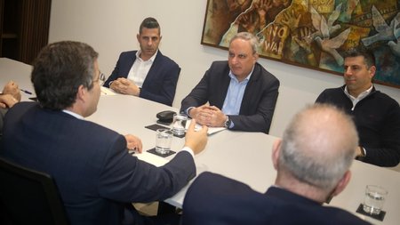 ΑΚΕΛ-ΣΥΝΔΕΣΜΟΣ ΤΡΑΠΕΖΩΝ