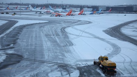 2025-01-05T091223Z_473848470_RC2K3CAT09O3_RTRMADP_5_EUROPE-WEATHER-BRITAIN