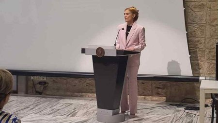 9f083111-7b96-45ae-9fe7-13ed5c1ac74c