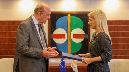 ΚΕΡΑΥΝΟΣ ΑΝΝΙΤΑ