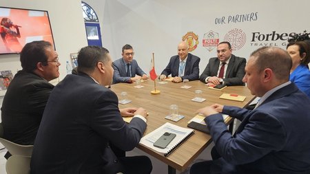 ΚΟΥΜΗΣ ΕΠΑΦΕΣ ΒΕΡΟΛΙΝΟ
