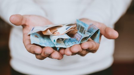 two-euro-banknotes-stockpack-unsplash_orig