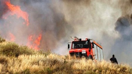 fwtiapyrosvestikixorta-696x435