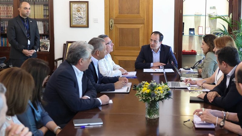 γνωμοδοτικό