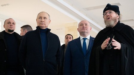 2023-03-18T150240Z_1752277048_RC2EWZ92LNCA_RTRMADP_5_UKRAINE-CRISIS-CRIMEA-PUTIN