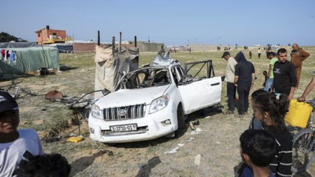 AP24093293644382-768x512