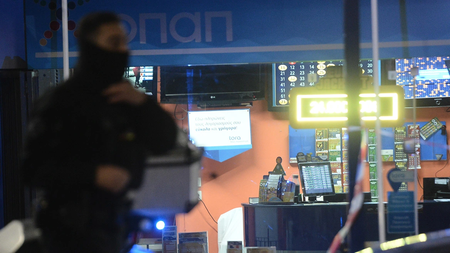 xrwma-praktoreio-dolofonia