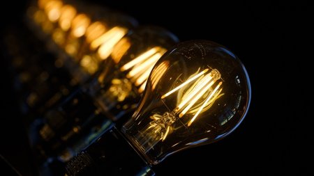 lightbulb-3489395_1280