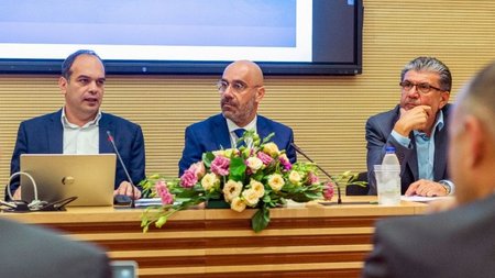 01a662c65f134de5d82d9f3528387109