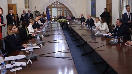 υπουργικό 2