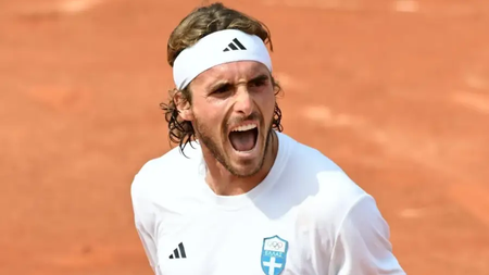 stefanos-tsitsipas-2-1200x800