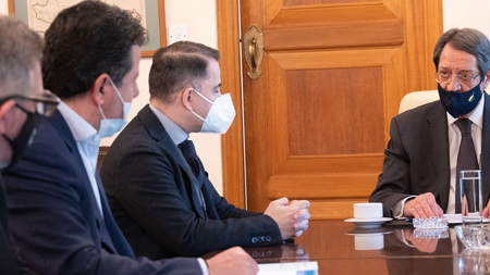 eb24e629-bb88-42f1-bc93-b0bb6dc54503.jpg